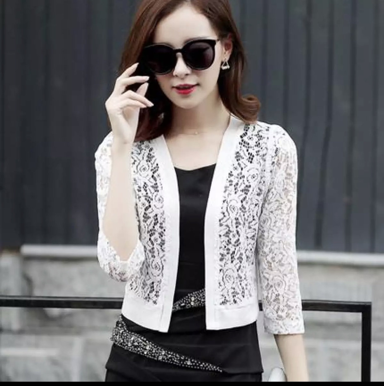 [HCM]Áo khoác ren hoa văn tay lỡ viền bản thanh thoát mẫu mới nhất năm nay