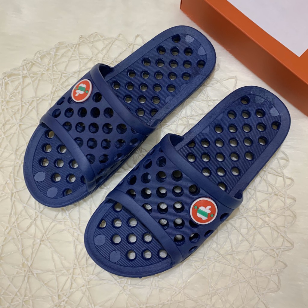 Dép táo dạng lỗ xanh lam