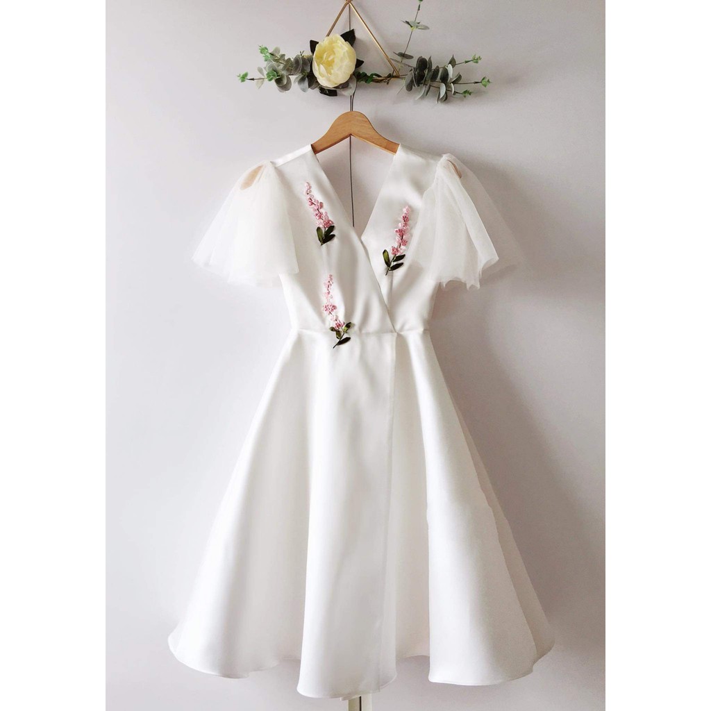 Chia sẻ với hơn 52 về váy trắng thêu hoa mới nhất - Du học Akina