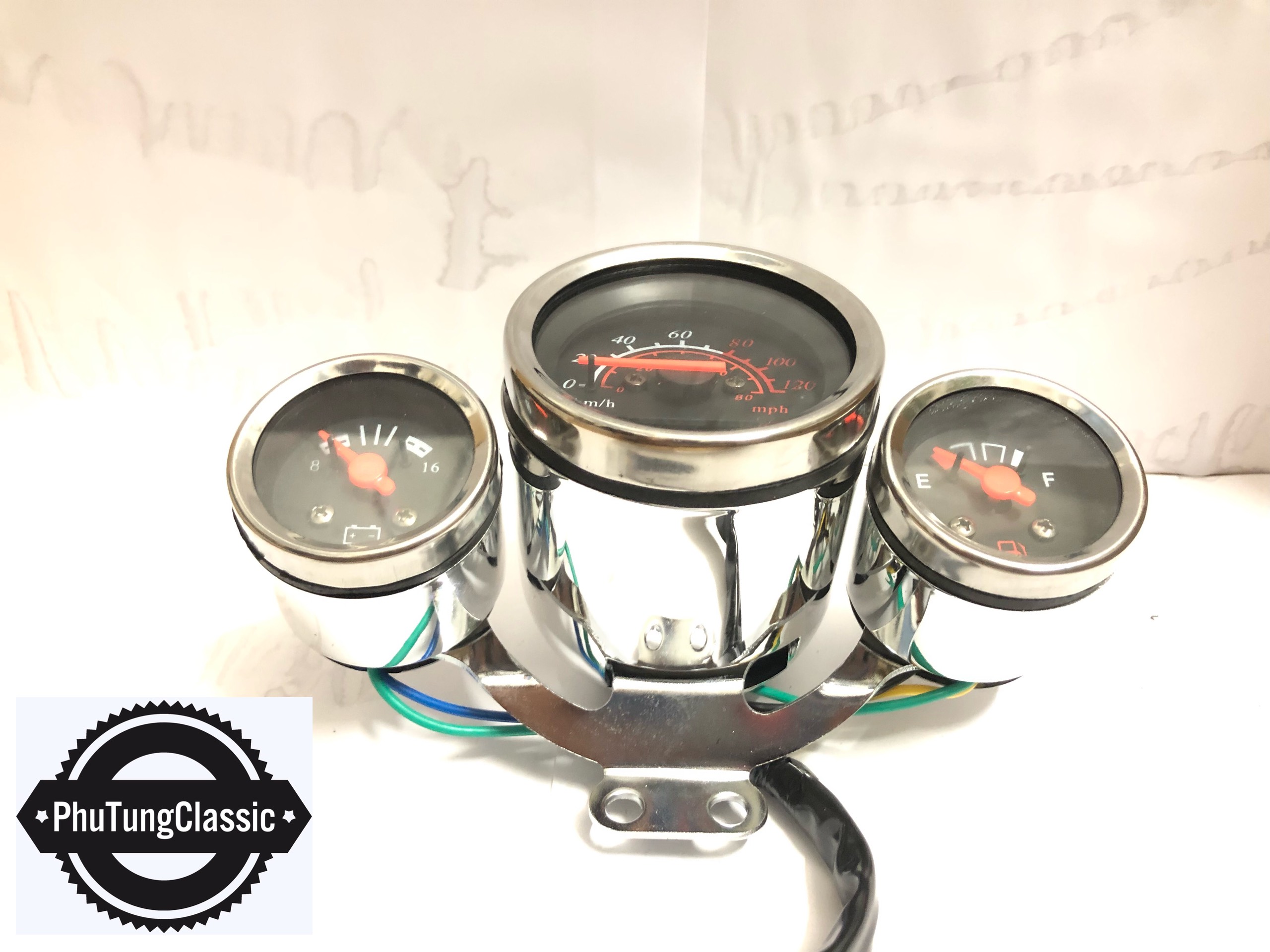 -	Đồng hồ 3 cốc, có báo km báo xăng,báo bình điện, độ xe điện, classic....