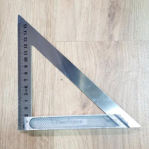 Thước Ê Ke Đo Độ Vuông Góc Dài 15cm Hình Tam Giác Đều