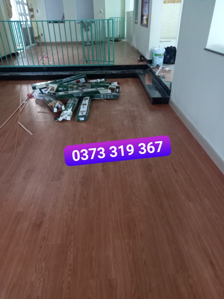 sét 36 miếng sàn nhựa keo sẵn tự bóc dán