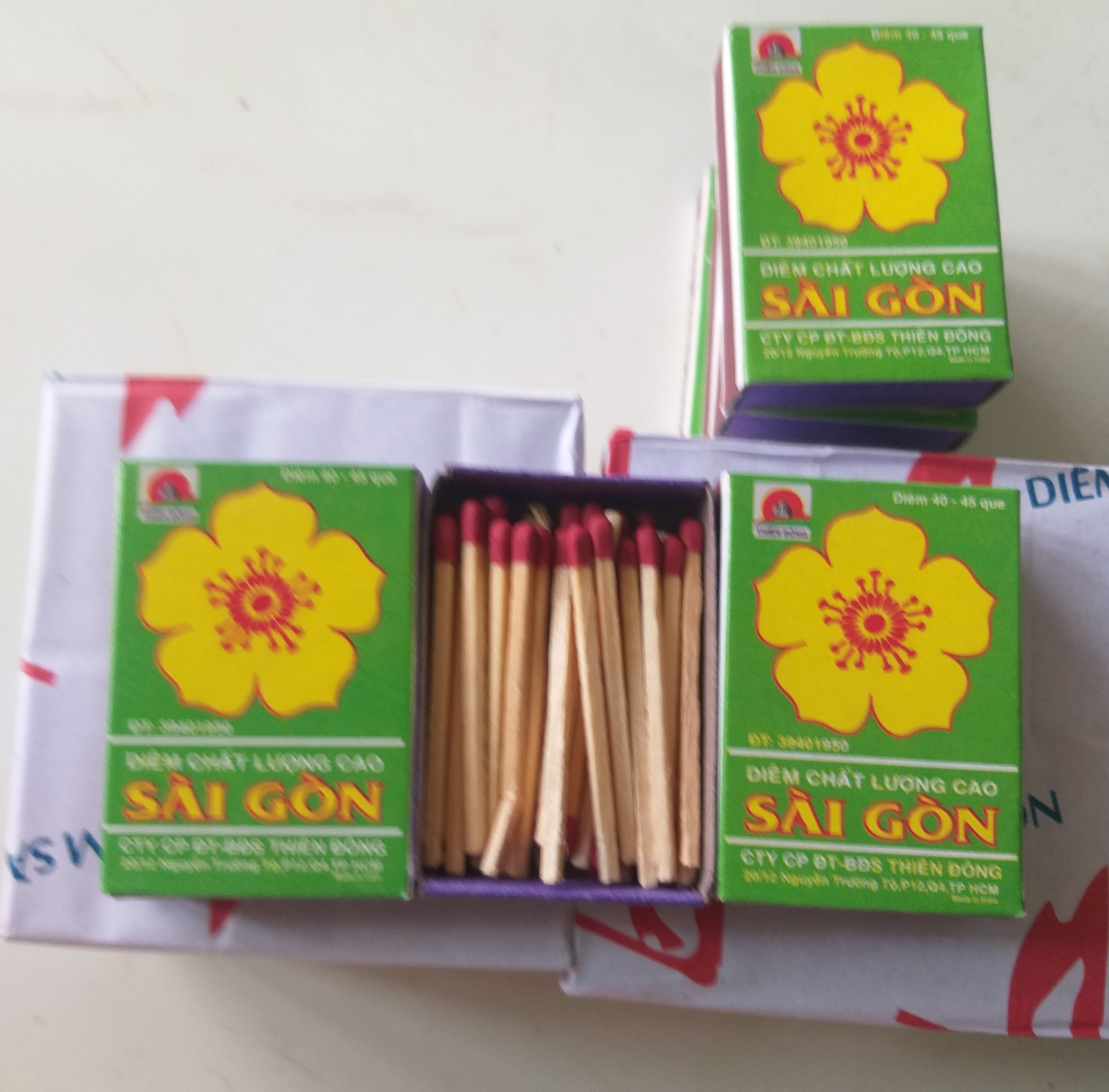 100 hộp diêm quẹt