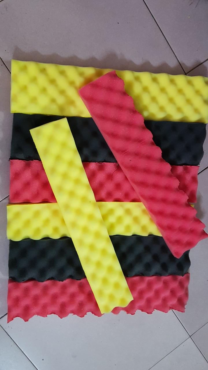 Set 100 tấm Mút  tiêu âm hình trứng(Hột gà) loại 1  (Kt 10x50cm dày 3cm một tấm) (màu đỏ xám vàng) tặng 1 chai keo