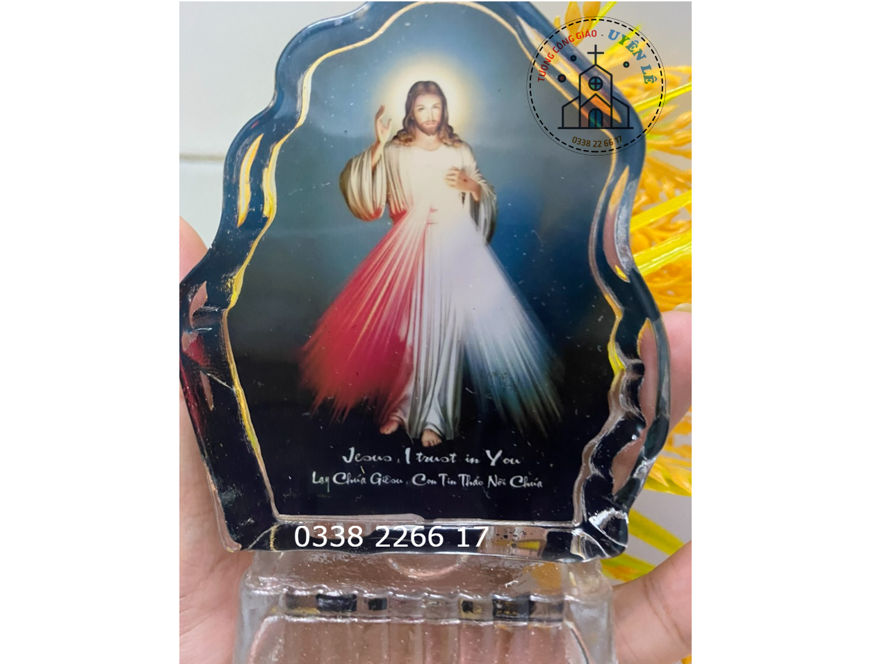 Tượng công giáo pha lê giọt nước