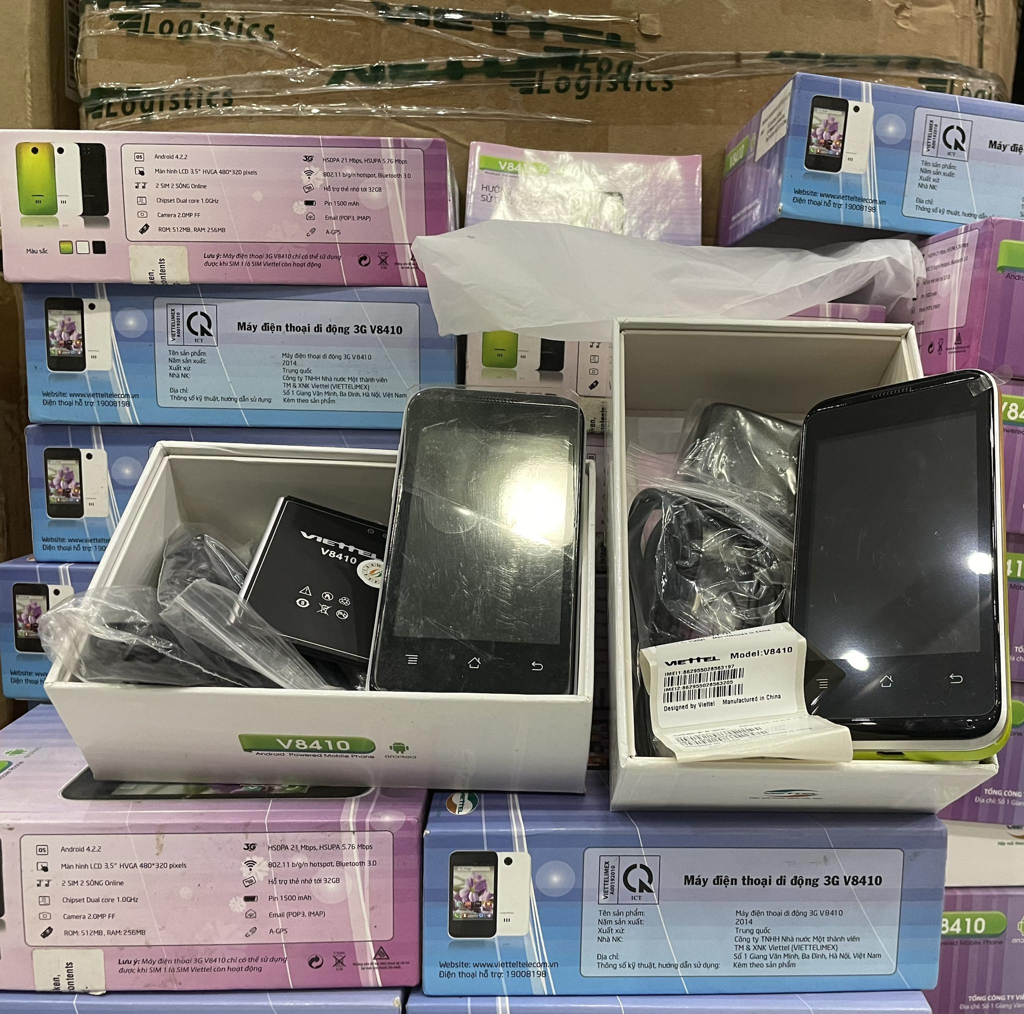 Điện thoại giá rẻ Viettel mới fullbox chưa sử dụng đủ phụ kiện