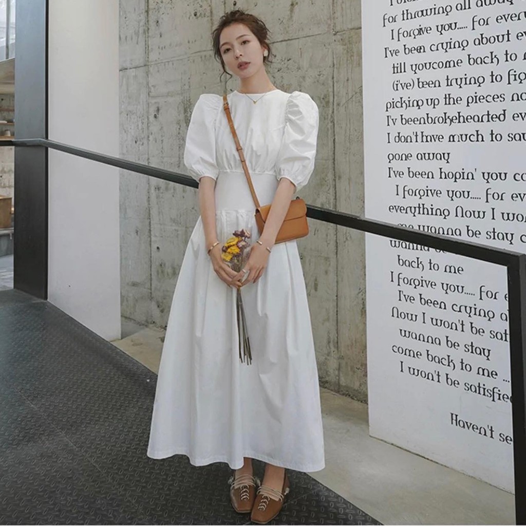 9 cách diện trang phục màu trắng thanh lịch từ nàng blogger mê đồ trắng