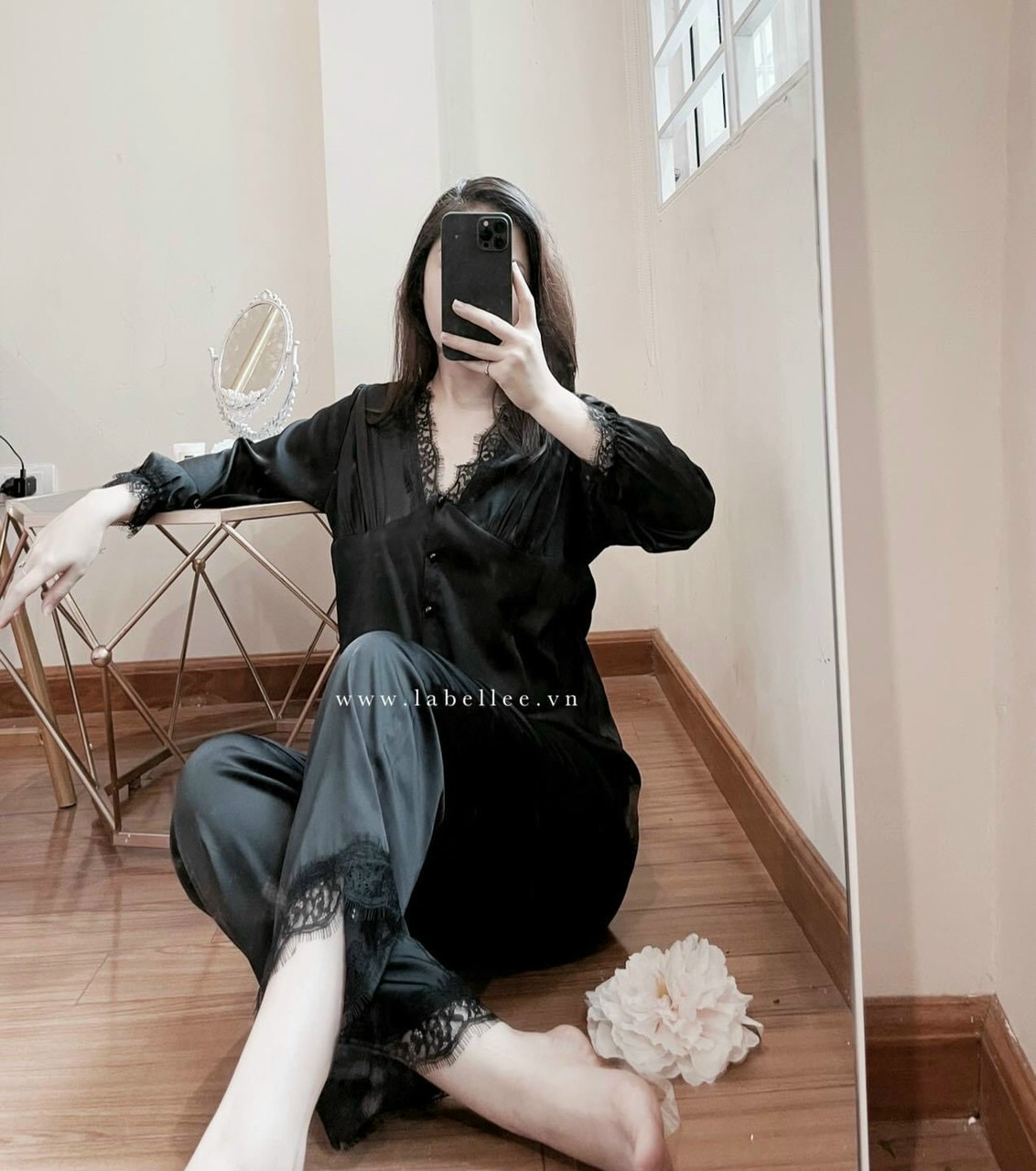 Bộ ngủ lụa mặc nhà, Pijama lụa cổ V nhún ngực siêu sang, siêu mềm, siêu mịn, hàng QCCC