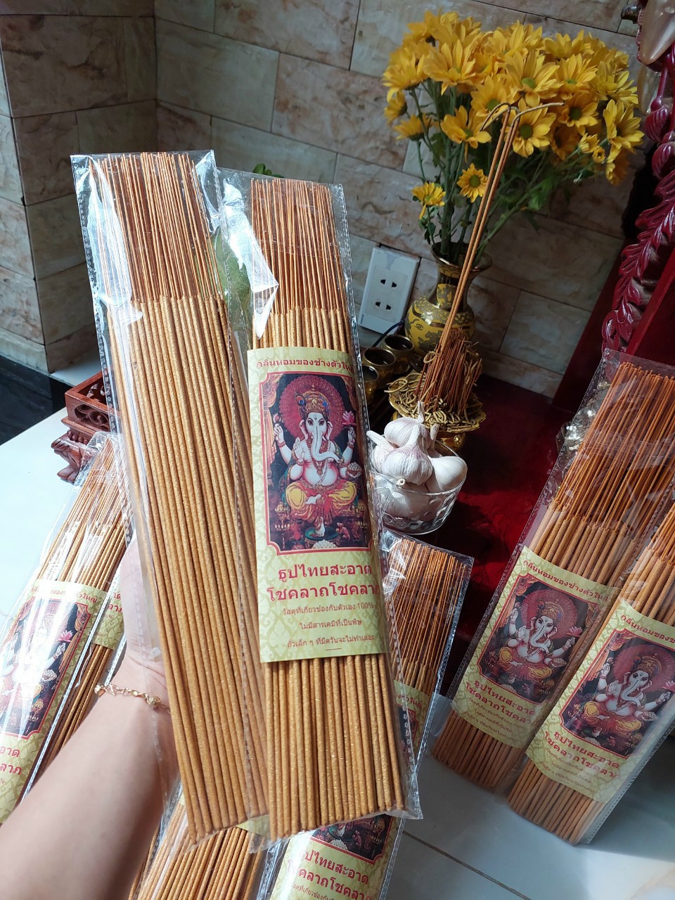 Nhang thần tài xoắn tài lộc thái lan