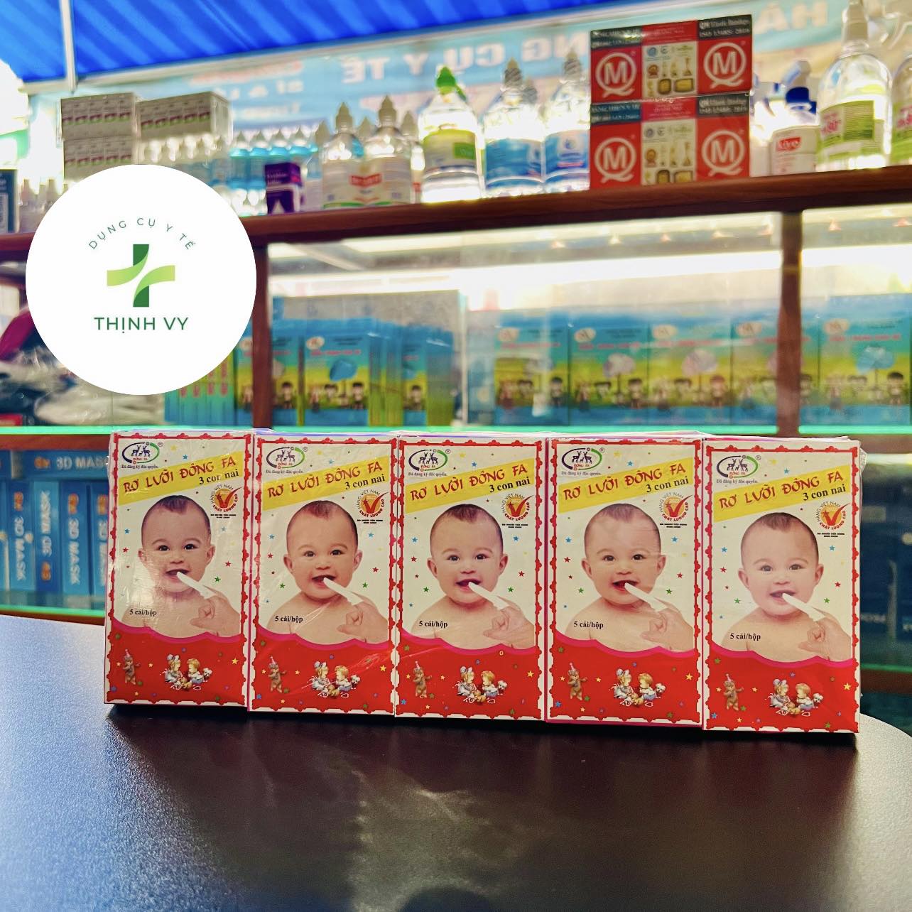 Gạc rơ lưỡi Đông Fa cho bé sơ sinh.
