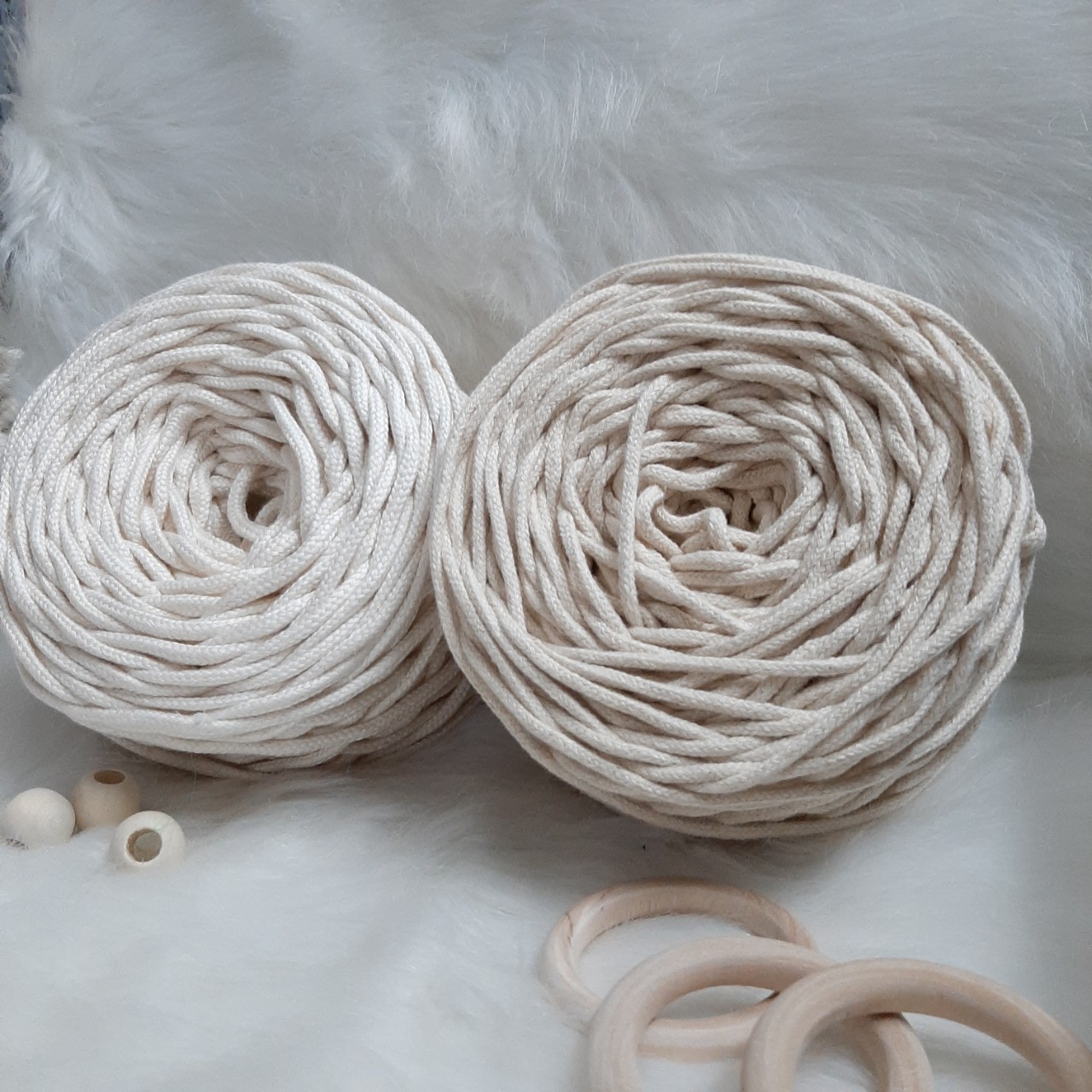 Dây dệt mắt na đan macrame, màu kem và ngà vàng, size 3 và 5mm