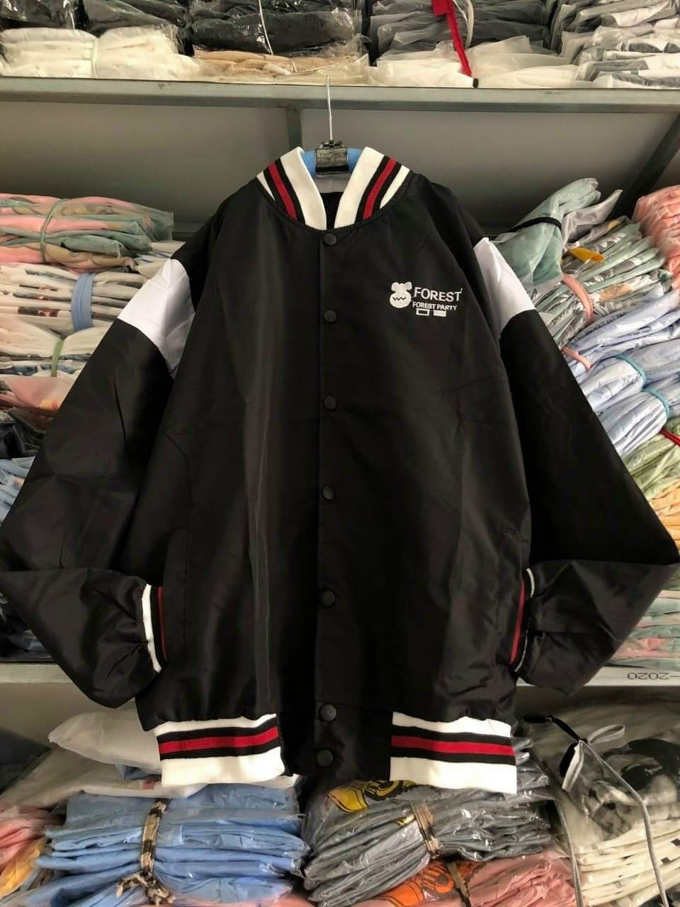 Áo Khoác Dù Nam Nữ Kiểu Bomber Form Rộng Có Viền Chất Vải Dù Nhẹ Mịn Chống Nước Trẻ Trung .. Siêu Hot