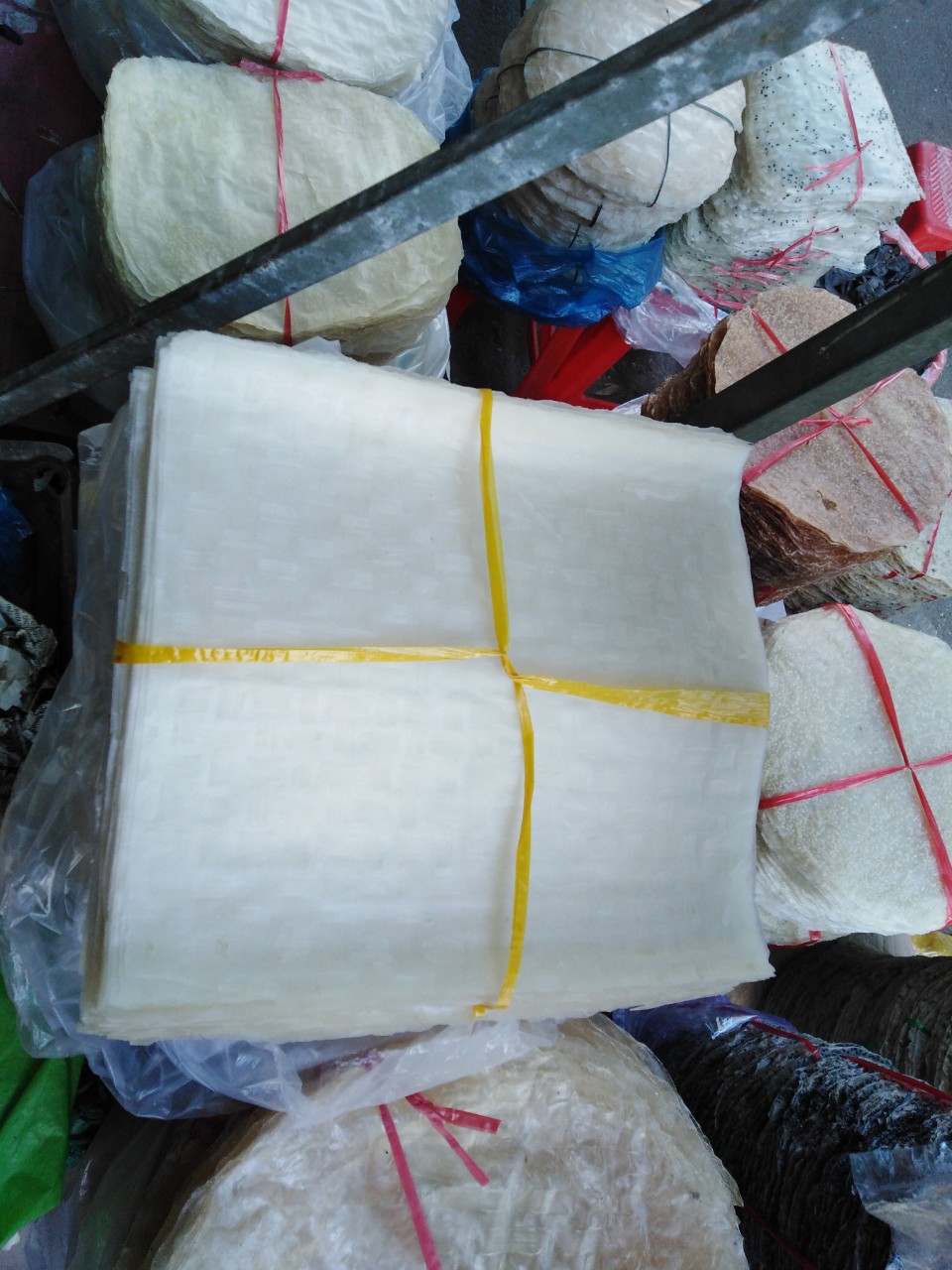 BÁNH VUÔNG - BÁNH TRÁNG NHÚNG NƯỚC  BÌNH ĐỊNH (40c/ràng)