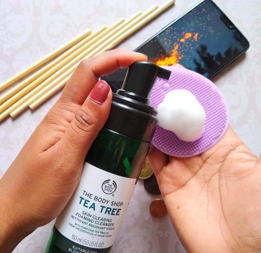 Sữa rửa mặt tạo bọt tea tree skin clearing foaming cleanser 150ml