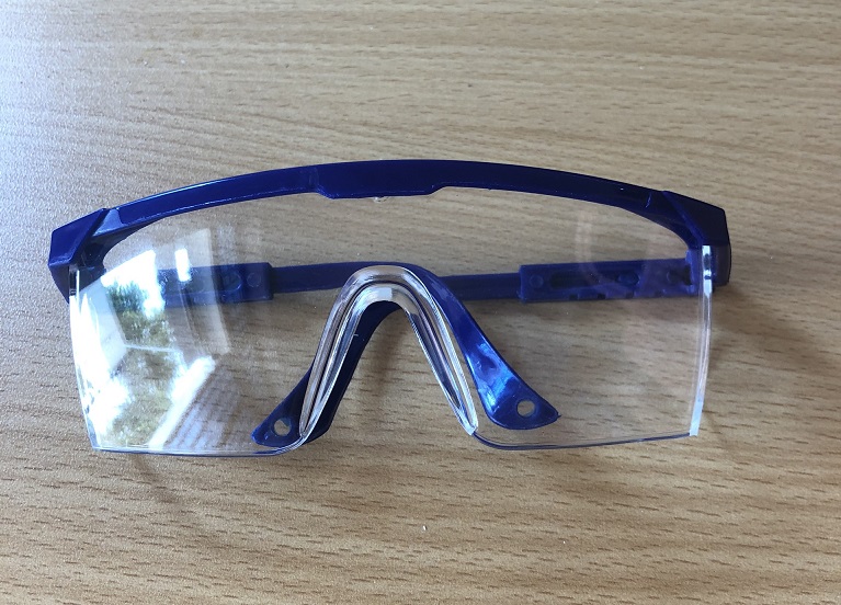 Hộp 5 cái Kính trong bảo hộ lao động (Kính trong gọng xanh)