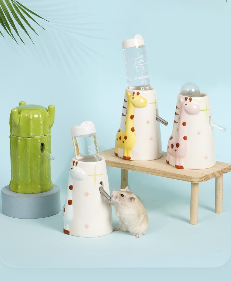 Đế sứ bình nước con hươu dành cho hamster/ đuôi mập