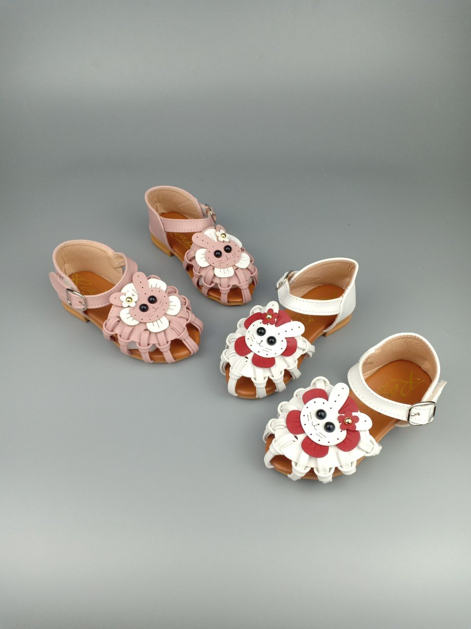 Giày sandal quai đan rọ hình gấu cho bé