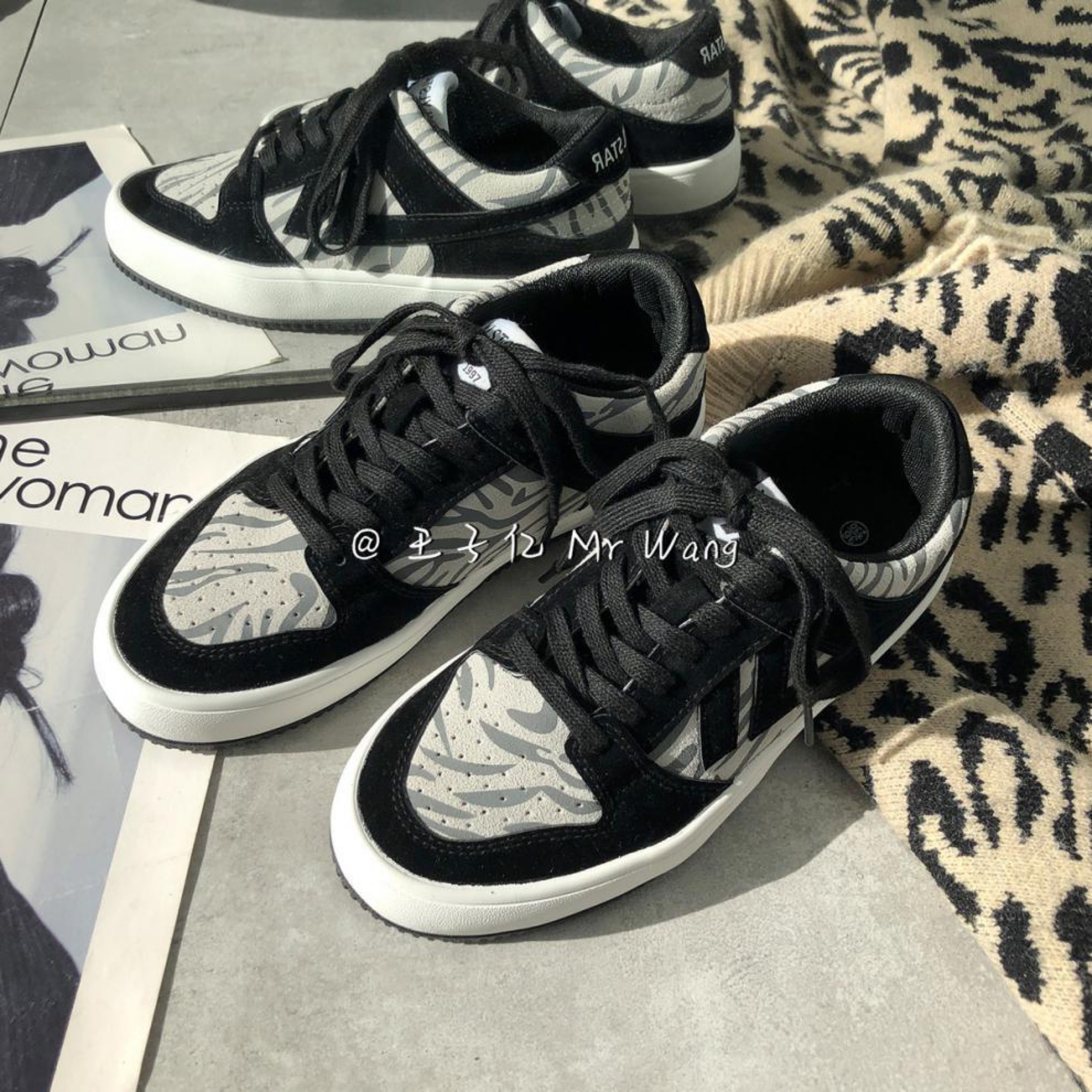 Giày thể thao nữ Viền Vằn Phối da lộn kiểu dáng học sinh cực đẹp