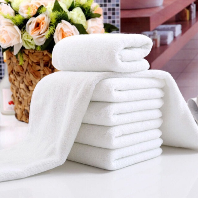 Khăn tắm trắng khách sạn cao cấp 65x135 cm và 70x140 cm 330 gr