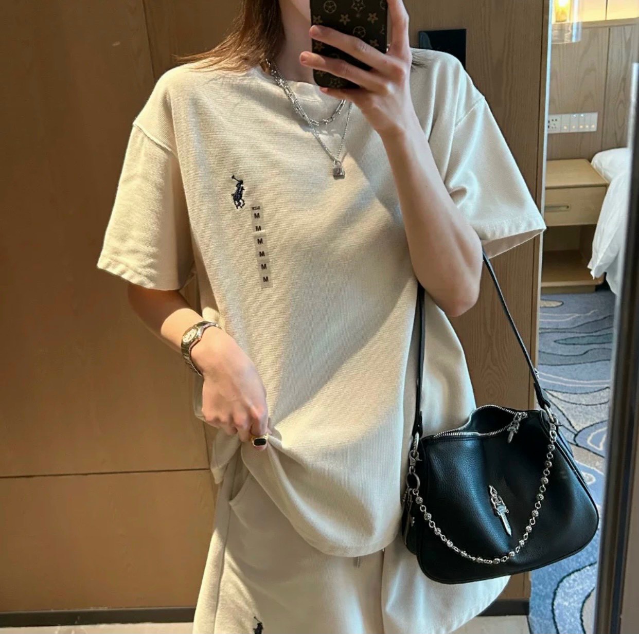Sét bộ thể thao hình thêu polo phong cách unisex nam nữ mặc đều đẹp