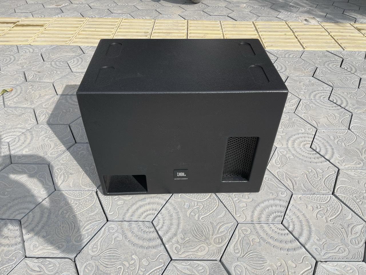 Sub điện jbl - nguồn xuyến