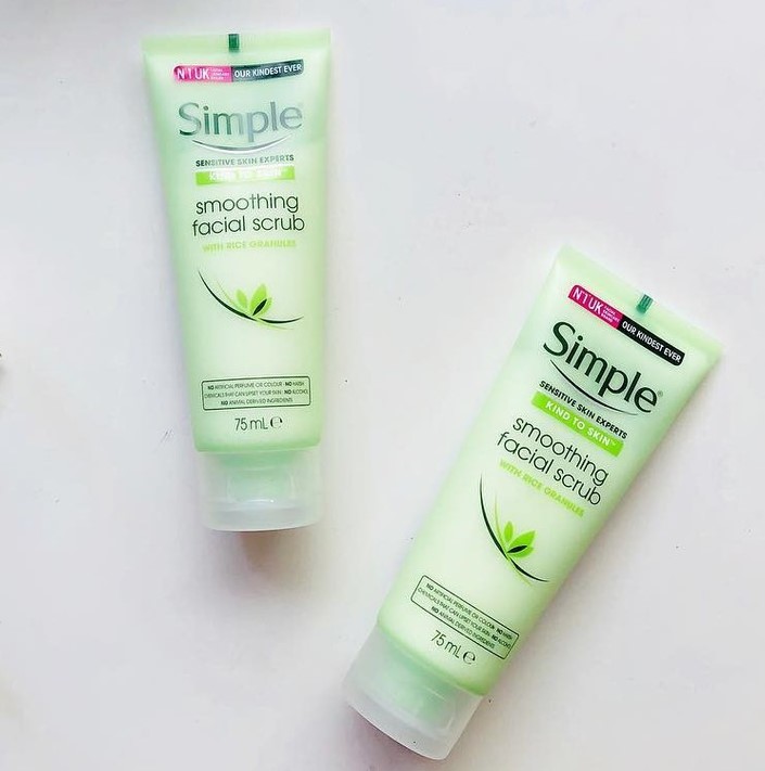 Tẩy tế bào chết Simple Kind To Skin Soothing Facial Scrub