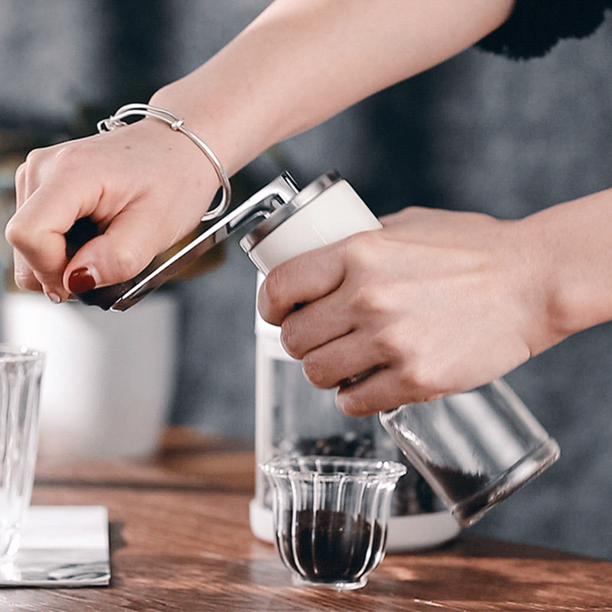 Máy xay cà phê mini cầm tay cao cấp | Cối xay hạt cafe bằng tay với lõi nghiền bằng gốm cao cấp bền bỉ | Dụng cụ xay cafe cầm tay