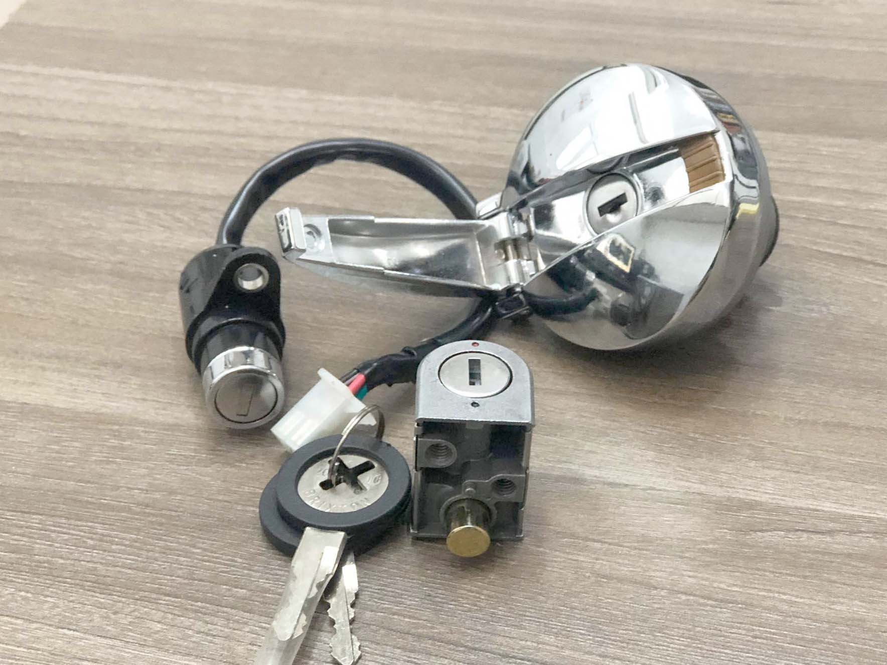 Ổ KHOÁ BRIXTON  CHO XE BRIXTON 125/150