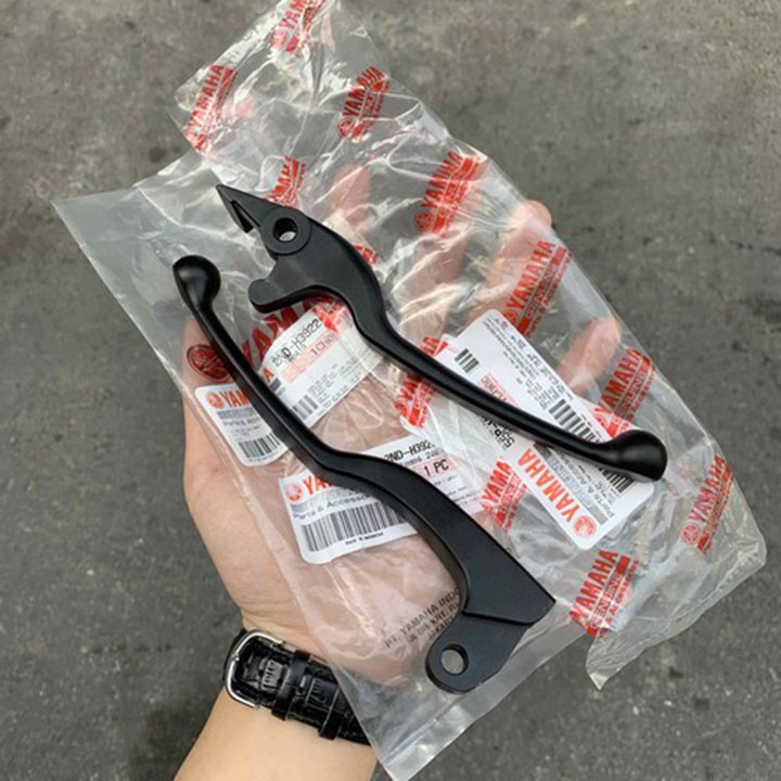 Cặp tay thắng gắn winner