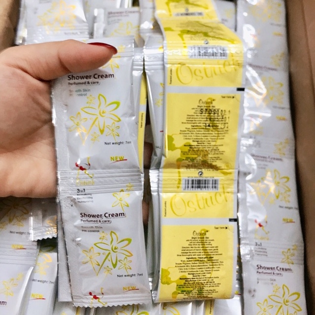 Sữa tắm trắng da đà điểu dây tiện lợi 1 dây 12 gói 7ml