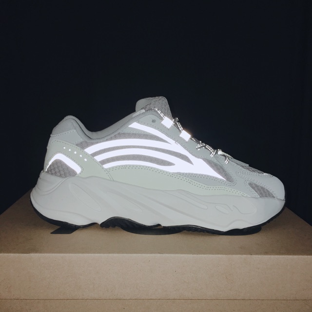 GIÀY YZY 700 static