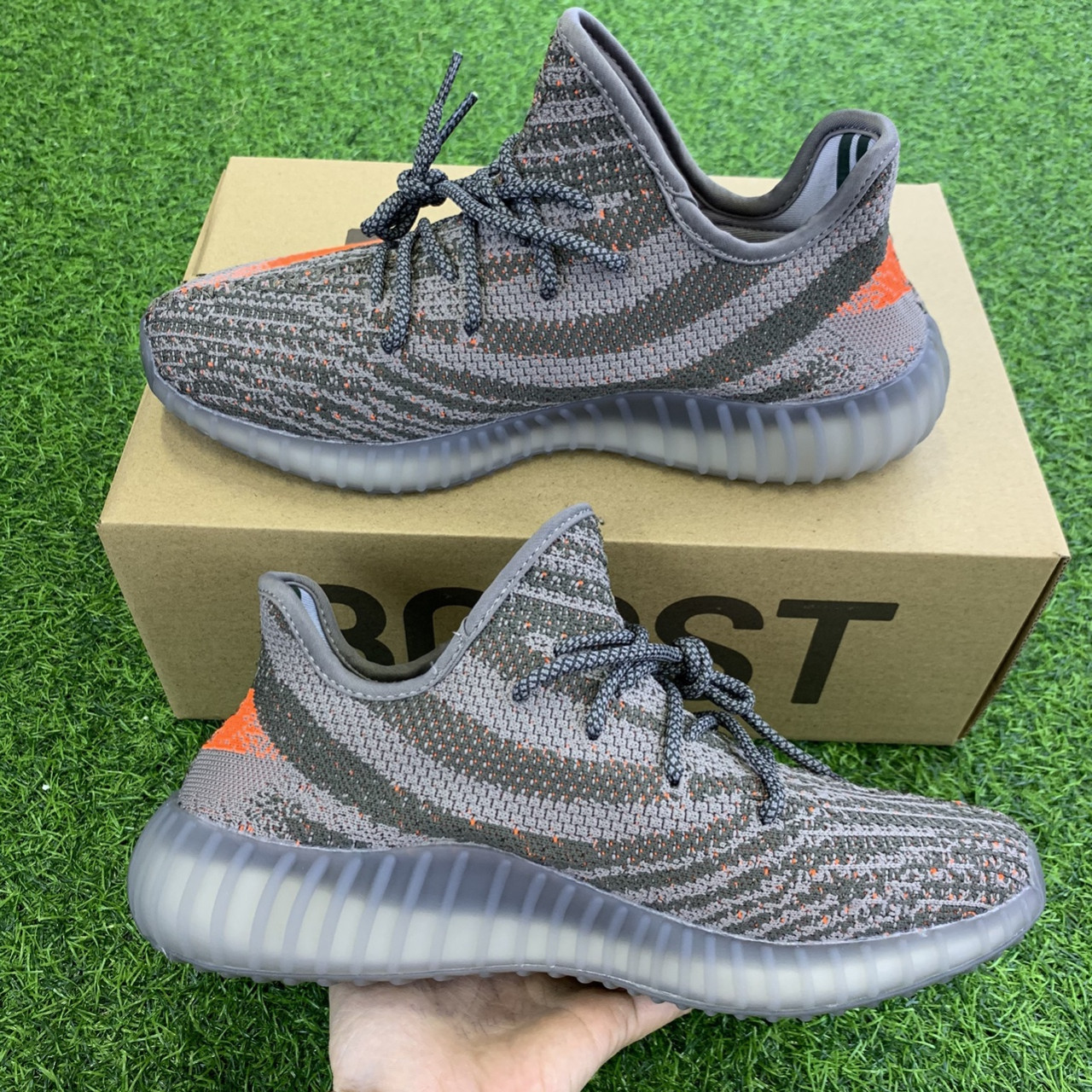 T ng h p Giay Yeezy 350 V2 gia r ban ch y thang 12 2024 Mua Thong Minh