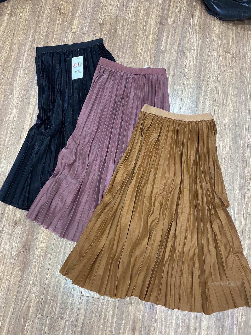 Chân váy nhũ xếp ly cạp chun dáng dài siêu tôn dáng 3 màu Đen, Hồng, Nâu freesize