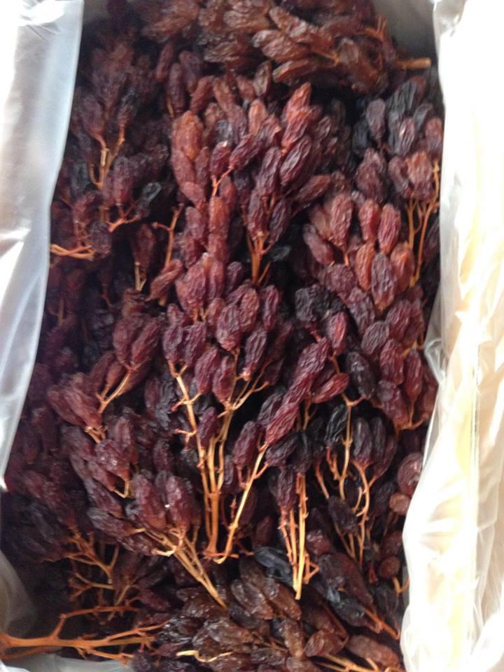 Nho khô nguyên cành crimson của Úc giá 1kg