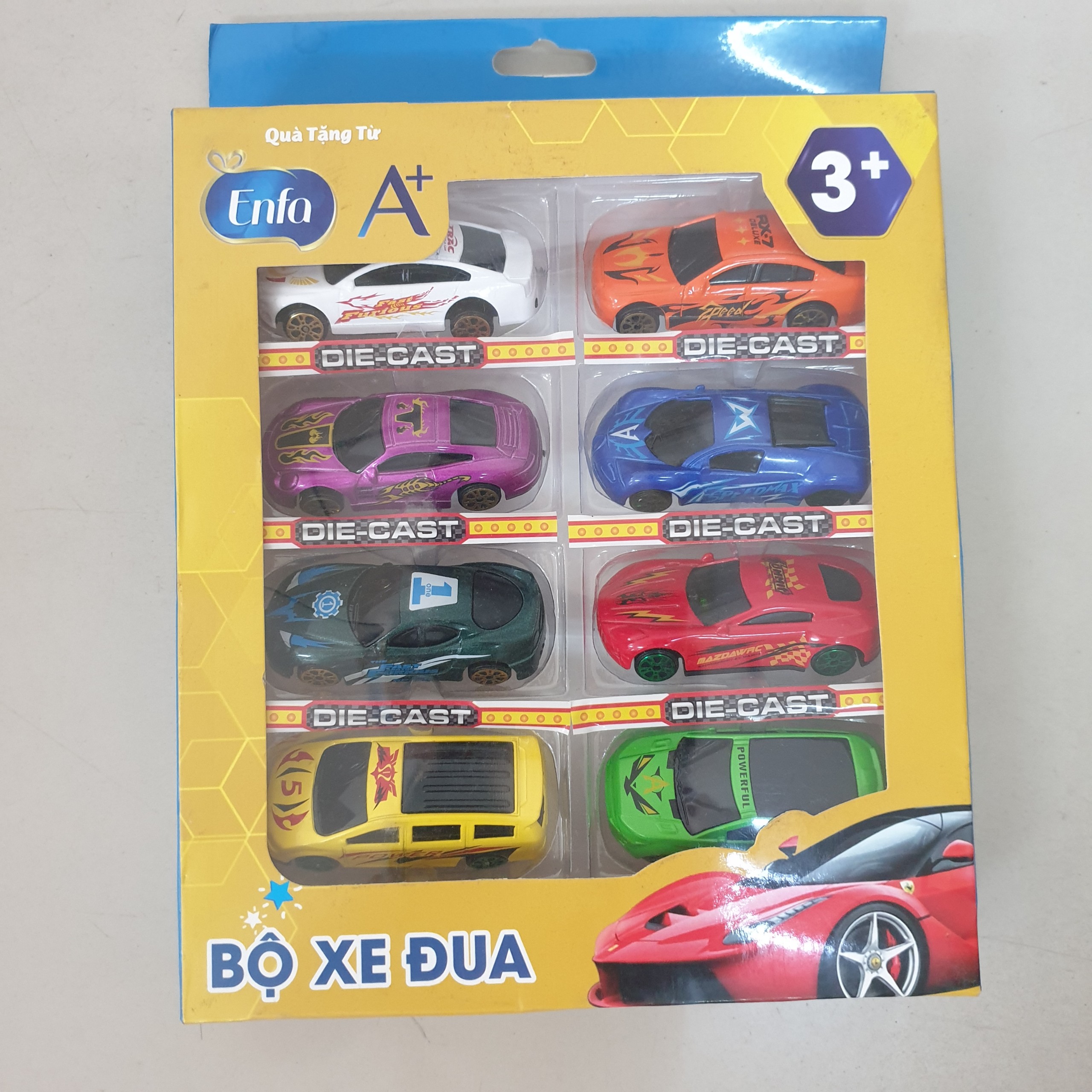 Bộ 8 xe ô tô chạy trớn bằng sắt
