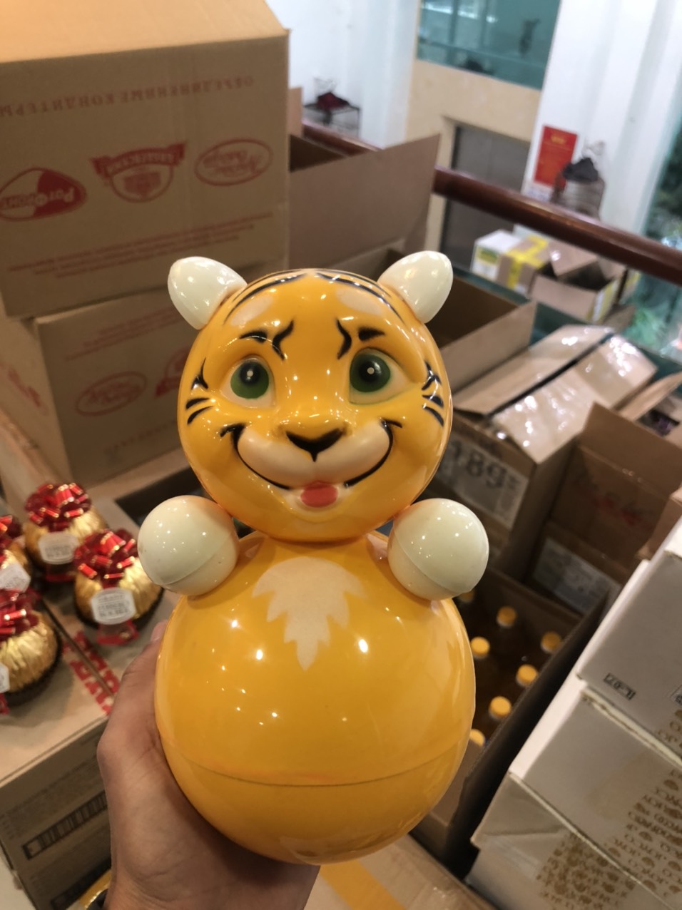Lật đật nhựa hình Hổ Vàng thú 2