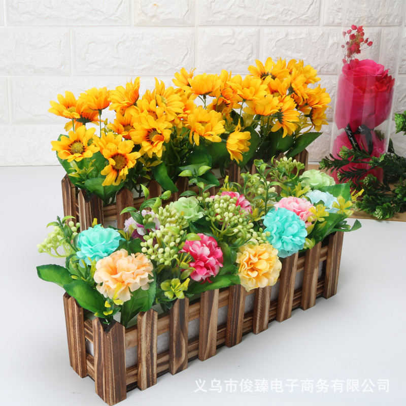 Chậu hàng rào gỗ trang trí KÈM XỐP dùng để cắm hoa cây trúc giả.  Cam kết hàng uy tín, chất lượng, giá tốt trên thị trường. 