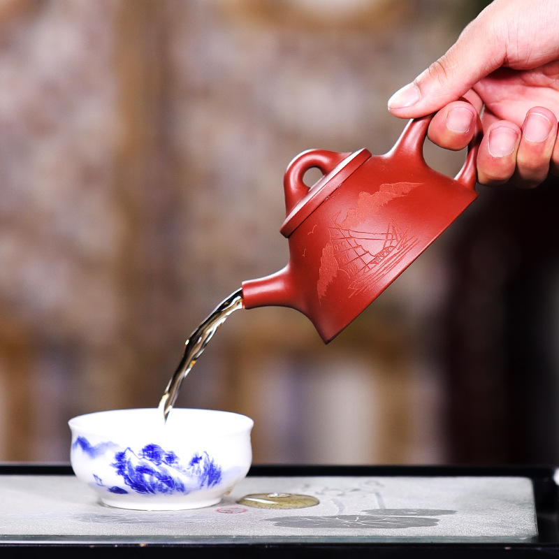 Ấm tử sa nghi hưng thạch biều bá vương 180 ml