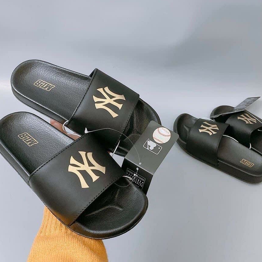 Dép MLB hàng order Hàn Quốc chính hãng‼️ Dép #MLB Logo vàng Back shop em săn sale nên về tay chỉ 340kDép có tem phản quang chống hàng giả nhé ạ. Đi êm chân lắm lắm luôn