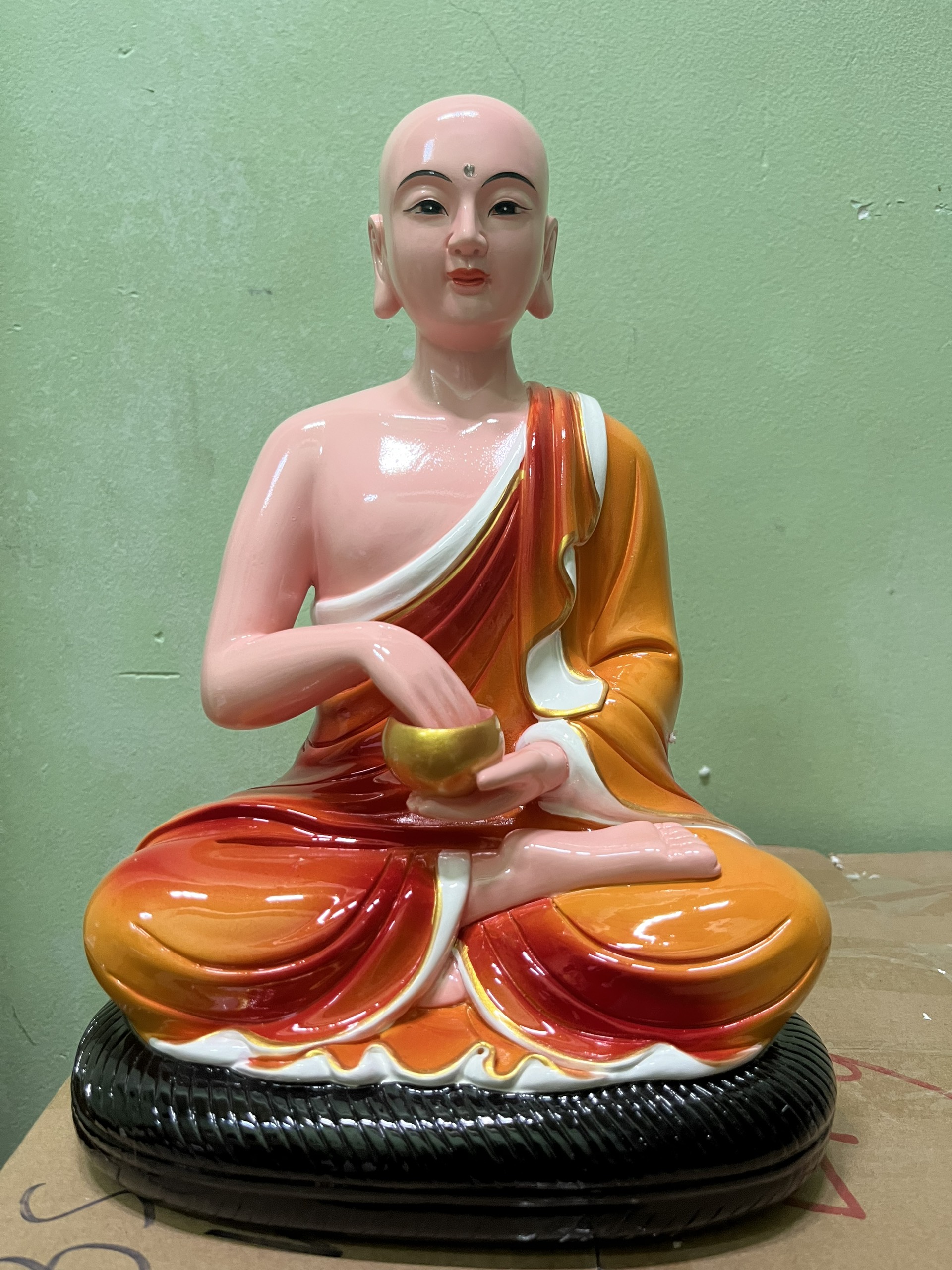 Tôn Tượng Thánh Tăng Sivali 30cm composite