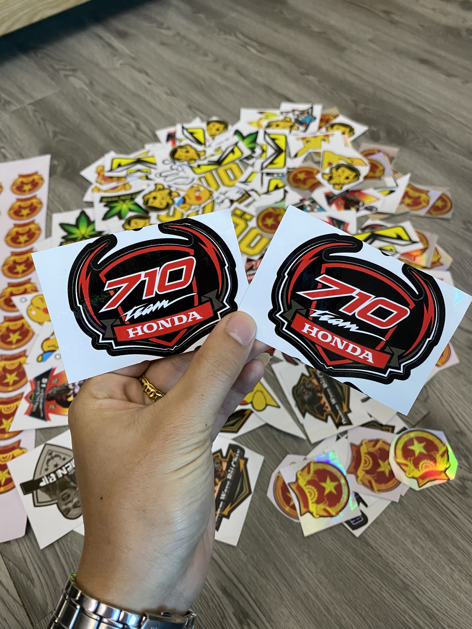 Tem Sticker 710 3Lớp cao cấp chống bong phai màu !