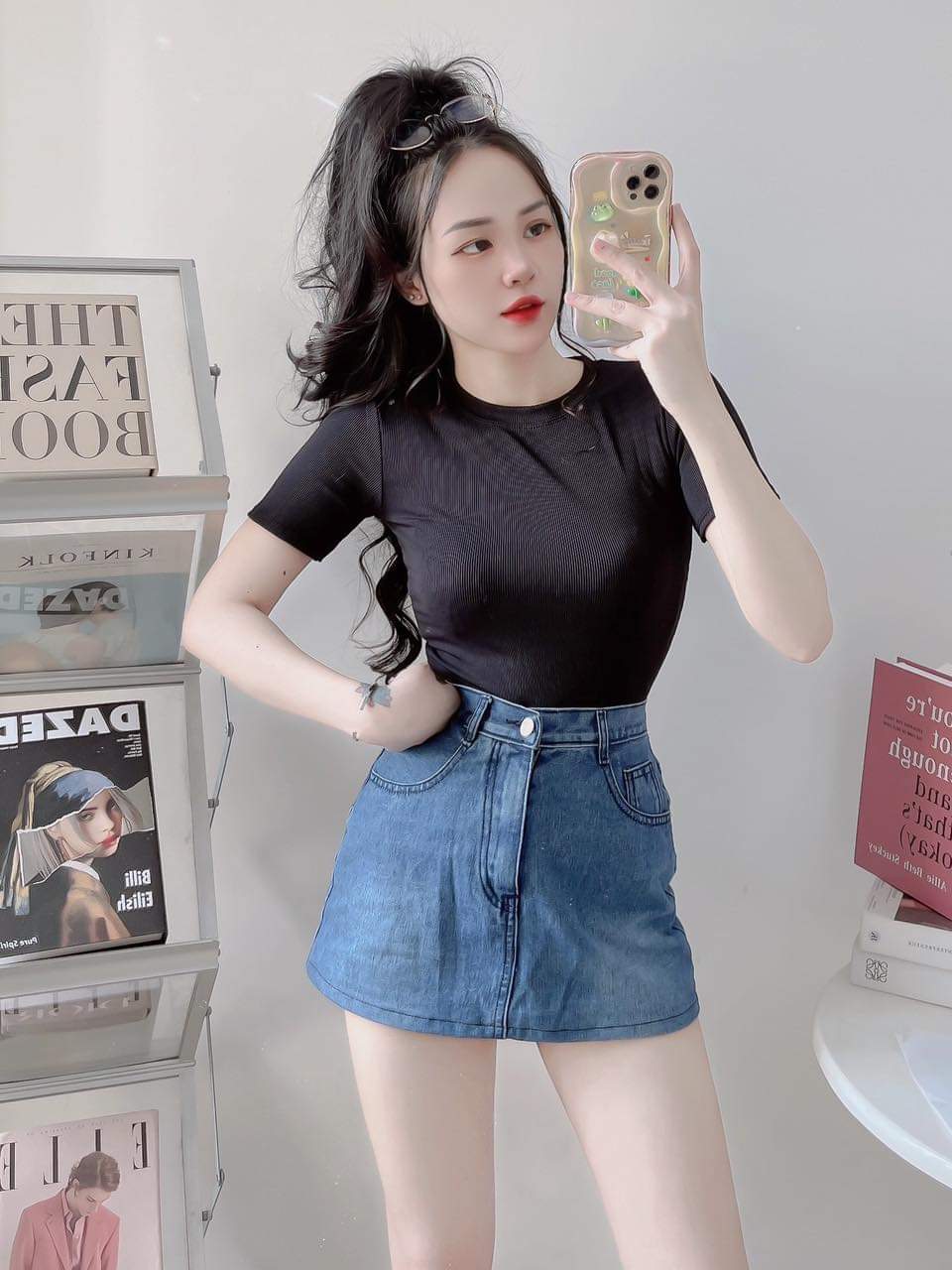 Áo Thun Ôm Body cổ Tròn Ngắn Tay Chất Gân Đẹp Có Size S M L tới 70kg
