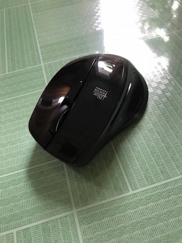 Chuột không dây Buffalo blueled forcus. Hàng về từ Nhật.