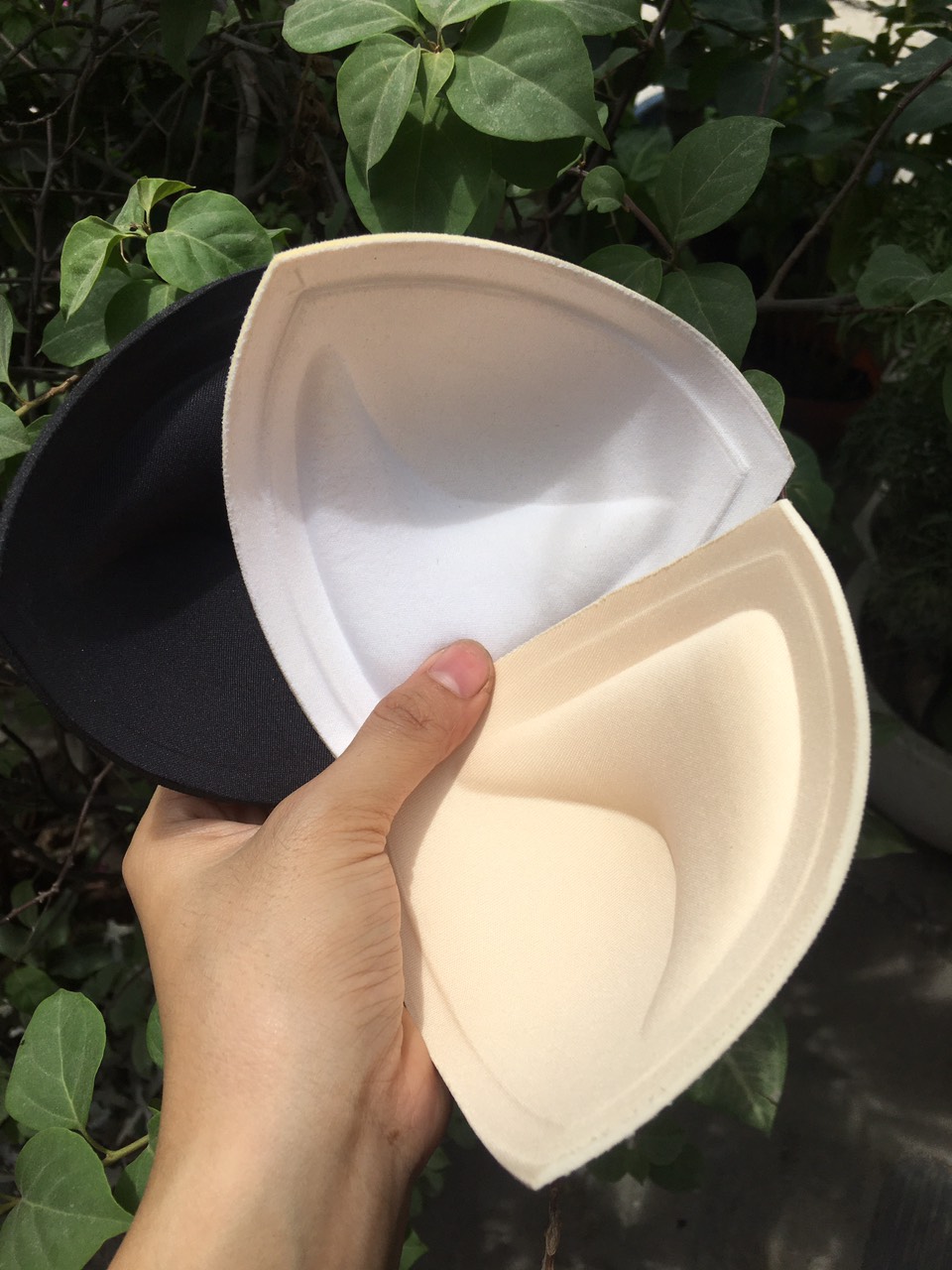 MÚT ĐỘN NGỰC DẠNG XỐP HÌNH TAM GIÁC CÓ MIẾNG ĐỘN GIÁ 1 CẶP