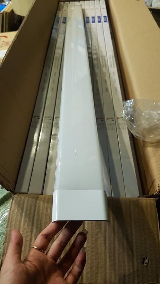 Đèn led tuýp bán nguyệt đầu vuông 60w