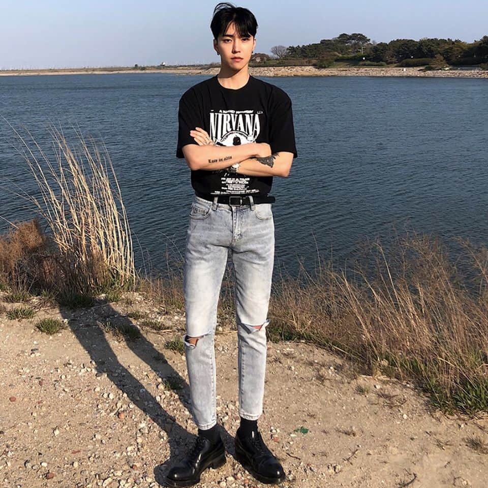 [HCM]Quần Jean Nam Rách Gối Tam giác Cao Cấp Hot Trend Seoul Co giãn Form Chuẩn 9339 violetfashion