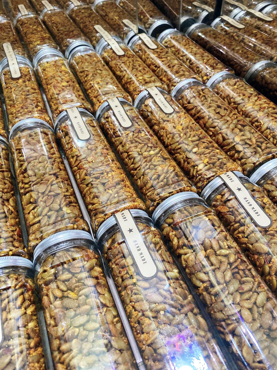 [HCM]Hủ 250gr Hạt bí đỏ rang bơ tỏi thơm ngon hấp dẫn