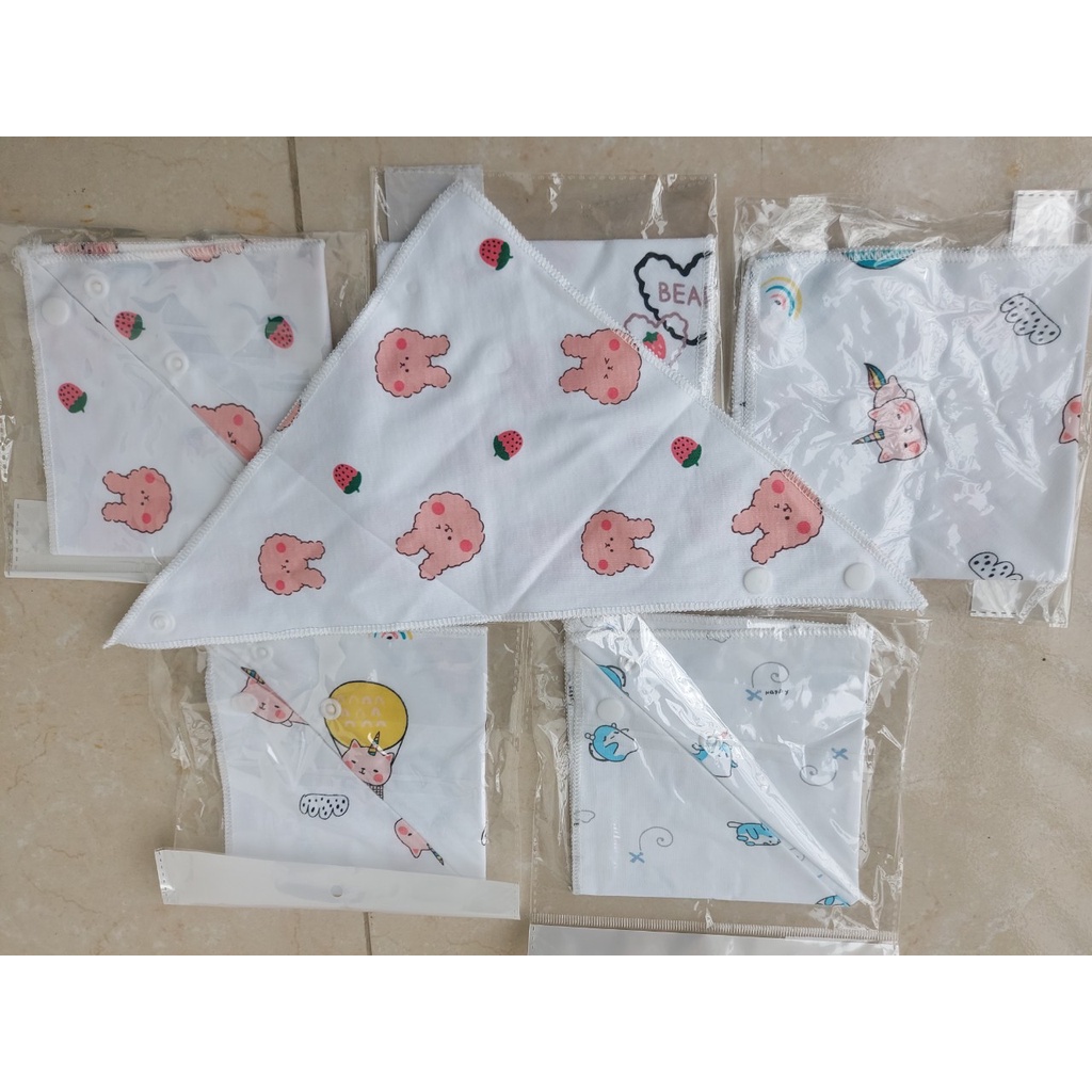 Combo 3 YẾM COTTON Khăn 2 lớp dày dặn, chất cotton mềm mại, thấm hút tốt. Có 2 cúc bấm cố định hai đầu khăn, cam kết chất lượng 1 đổi 1 nếu lỗi