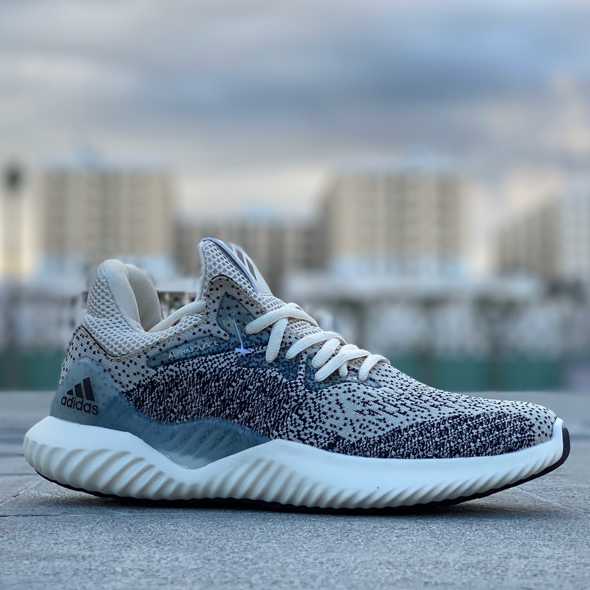 [HCM]Giầy thể thao sneaker Alphabounce xám kem nam sản phẩm cam kết hàng đúng mô tả chất lượng đảm bảo an toàn đến sức khỏe người sử dụng
