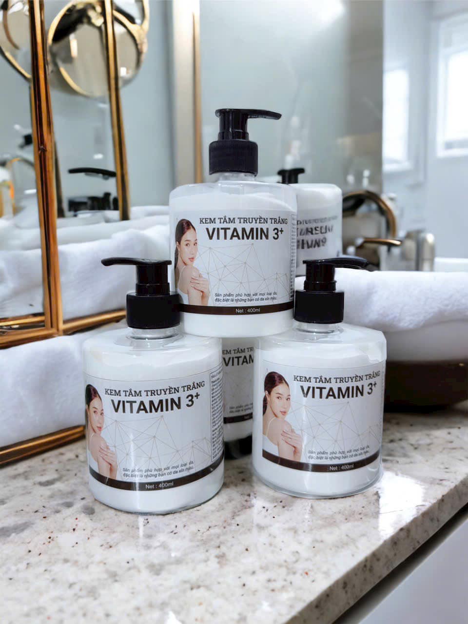 Kem tắm truyền trắng vitamin 3+ 400ml